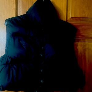 New Womens Puffer Vest Crop M Unique